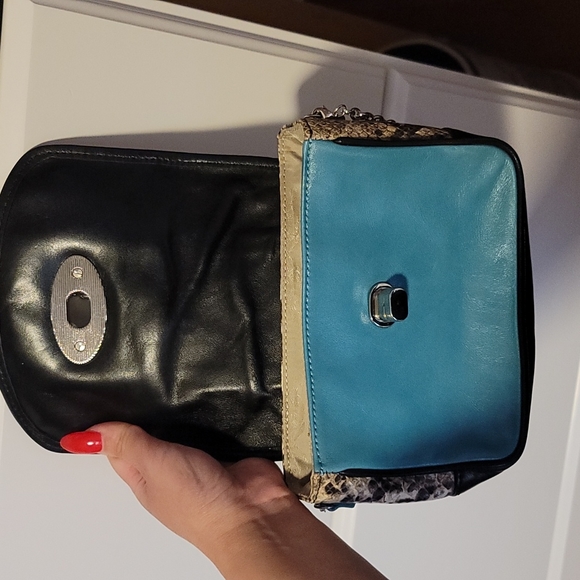 Brighton My Flat in London Purse - Picture 7 of 11